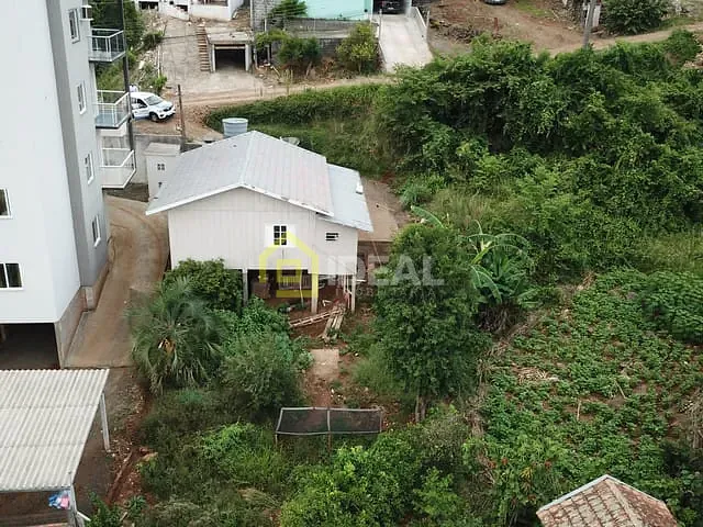 Casa com 65m² 3 quartos e 1 banheiro, à venda, no bairro Petrópolis em Concórdia