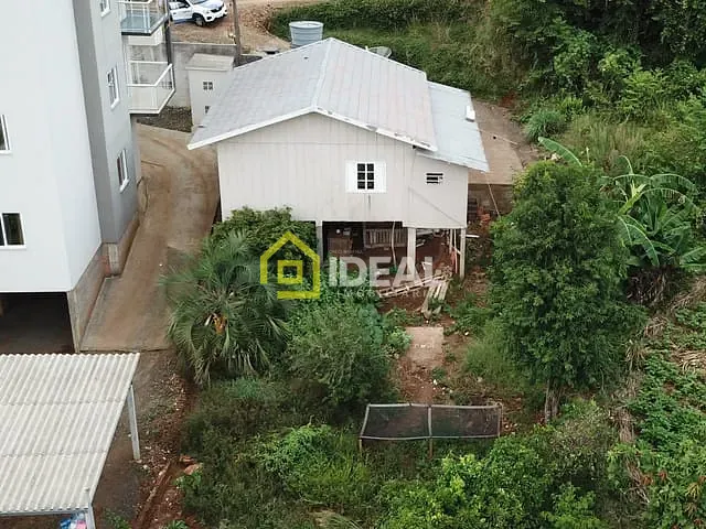 Casa com 65m² 3 quartos e 1 banheiro, à venda, no bairro Petrópolis em Concórdia