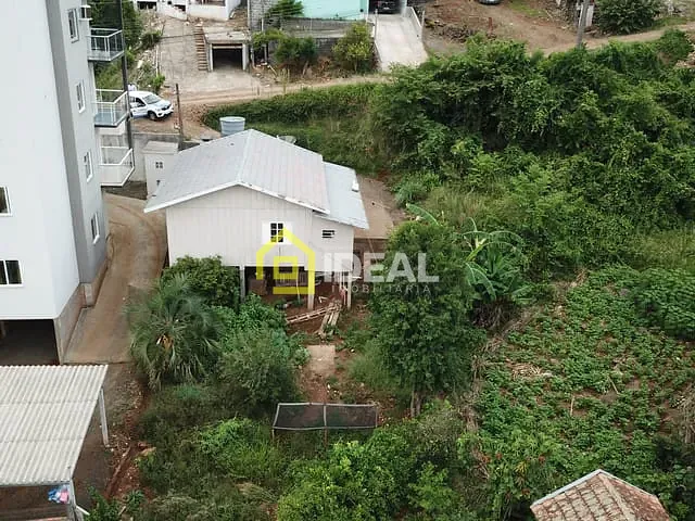 Casa com 65m² 3 quartos e 1 banheiro, à venda, no bairro Petrópolis em Concórdia