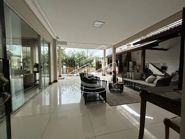 Casa 5 quartos e 6 banheiros, à venda ou para alugar, no bairro Atalaia em Ananindeua