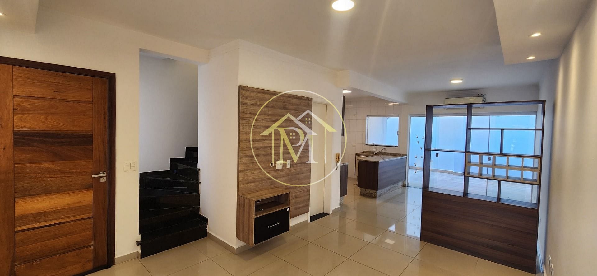 Casa à venda com 3 quartos, 120m² - Foto 2