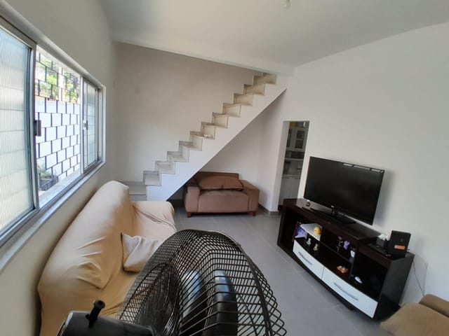 Casa com 199m² 3 quartos e 2 banheiros, à venda, no bairro Vila Valqueire em Rio de Janeiro