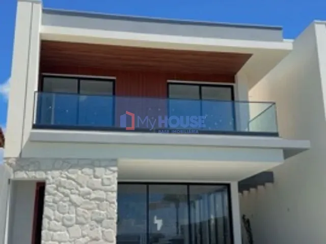 Casa com 240m² 4 quartos e 5 banheiros, à venda, no bairro Nossa Senhora da Vitória em Ilhéus