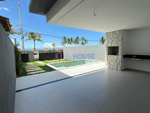Casa com 240m² 4 quartos e 5 banheiros, à venda, no bairro Nossa Senhora da Vitória em Ilhéus