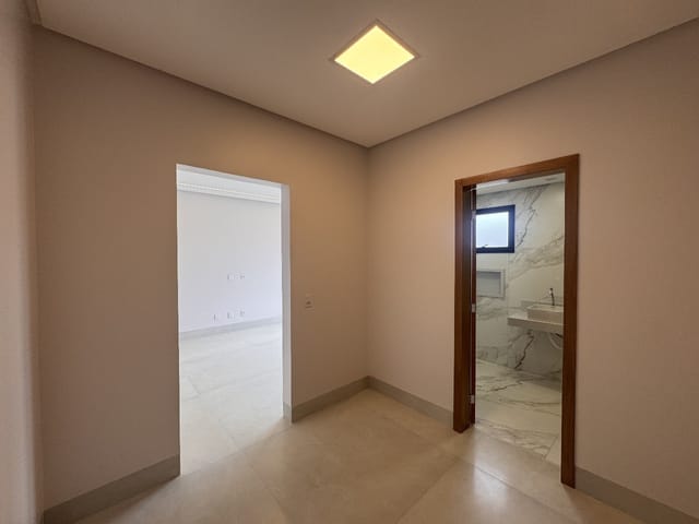 Casa com 267m² 3 quartos e 4 banheiros, à venda, no bairro Jardim América em Goiânia