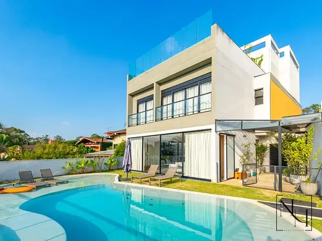 Casa com 1200m² 3 quartos e 6 banheiros, à venda, no bairro Jardim dos Estados em São Paulo