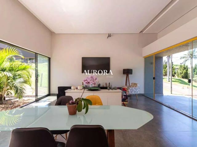 Casa com 1350m² 4 quartos e 6 banheiros, à venda, no bairro Loteamento Terras de Canaã em Cambé