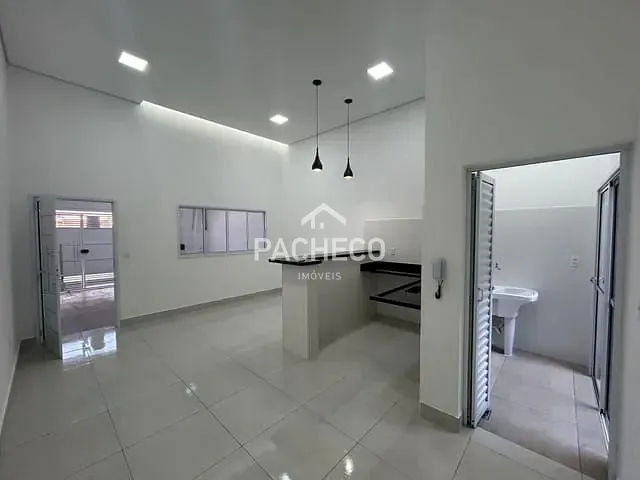 Casa com 125m² 3 quartos e 2 banheiros, à venda, no bairro Vila Mollon IV em Santa Bárbara d'Oeste