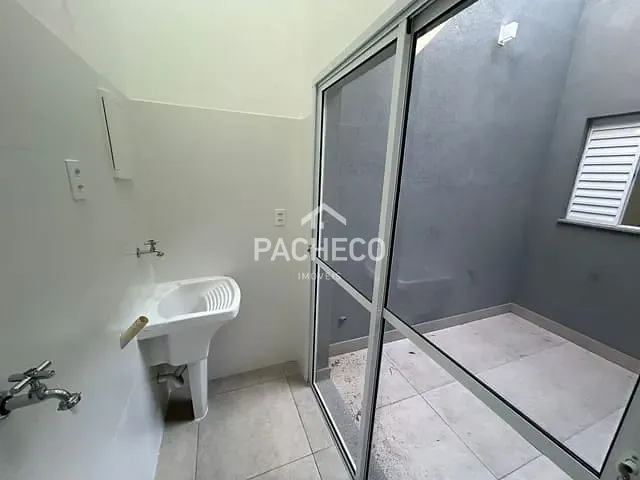 Casa com 125m² 3 quartos e 2 banheiros, à venda, no bairro Vila Mollon IV em Santa Bárbara d'Oeste
