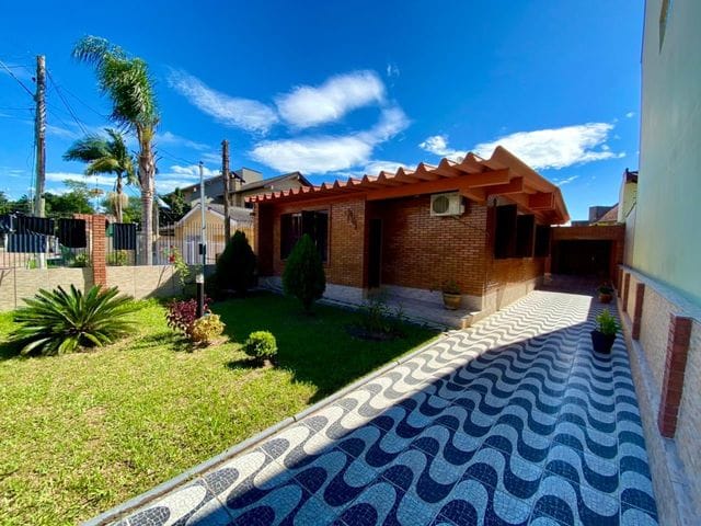 Casa com 300m² 3 quartos e 1 banheiro, à venda, no bairro Engenho em Guaíba