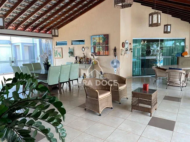 Casa 5 quartos e 4 banheiros, à venda, no bairro Residencial Mário de Almeida Franco em Uberaba