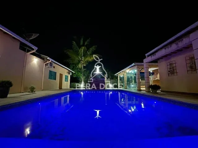 Casa 5 quartos e 4 banheiros, à venda, no bairro Residencial Mário de Almeida Franco em Uberaba