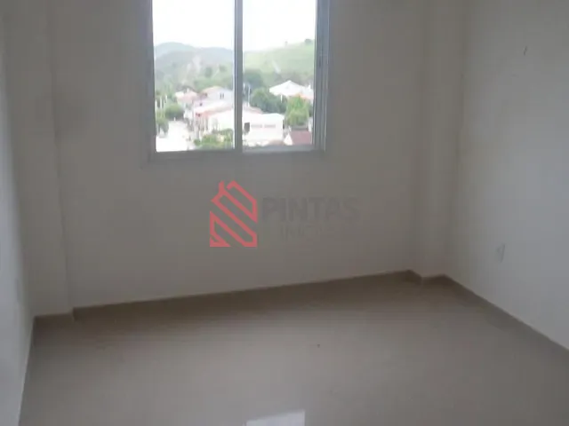 Casa 2 quartos e 1 banheiro, à venda, no bairro Centro em Rio Bonito