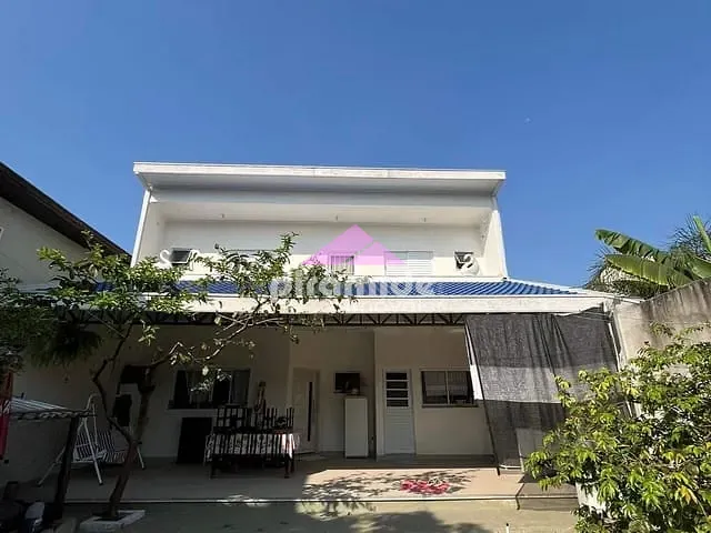 Casa com 250m² 2 quartos e 3 banheiros, à venda, no bairro Cidade Vista Verde em São José dos Campos