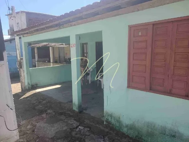 Casa 4 quartos e 2 banheiros, à venda, no bairro Olivença em Ilhéus