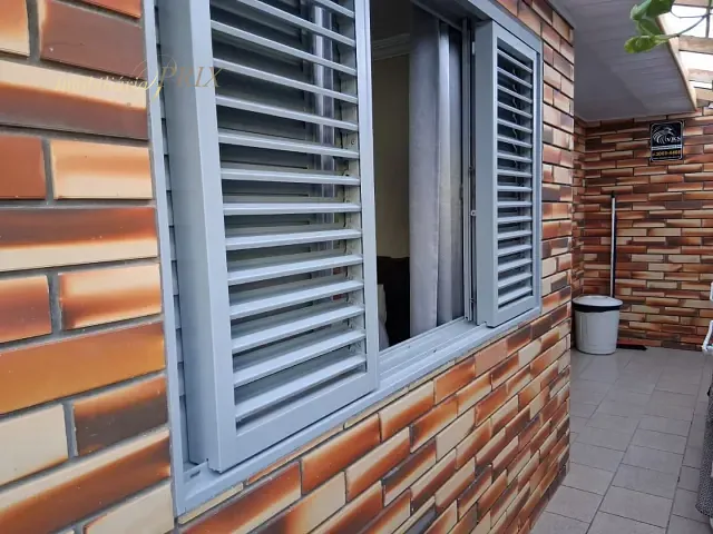 Casa com 126m² 2 quartos e 1 banheiro, à venda, no bairro Santa Cândida em Curitiba