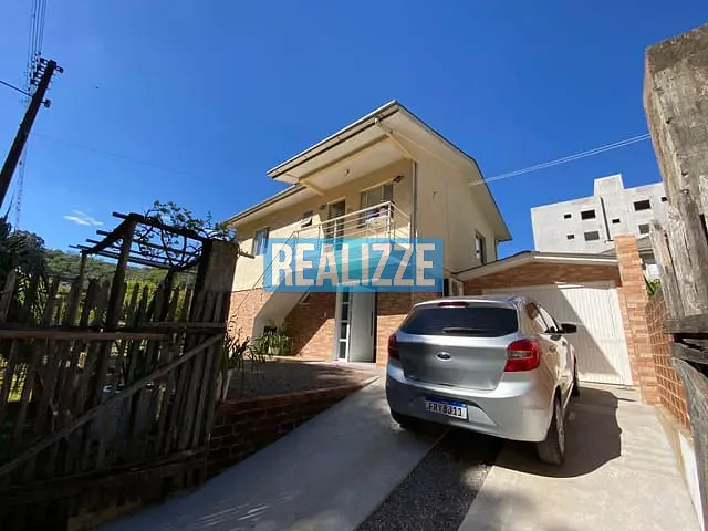 Casa com 198m² 4 quartos e 2 banheiros, à venda, no bairro Santin em Marau