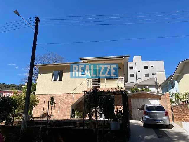 Casa com 198m² 4 quartos e 2 banheiros, à venda, no bairro Santin em Marau