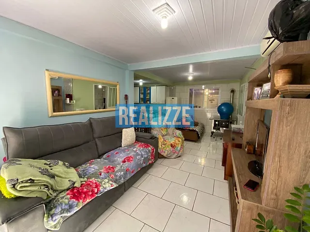Casa com 198m² 4 quartos e 2 banheiros, à venda, no bairro Santin em Marau
