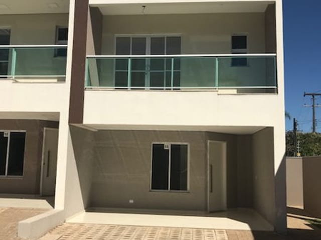 Casa 3 quartos e 3 banheiros, à venda, no bairro Parque das Indústrias em Londrina