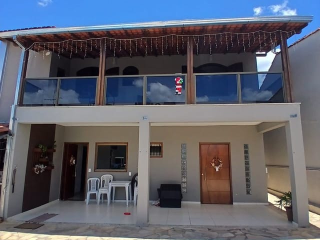 Casa com 400m² 4 quartos e 2 banheiros, para alugar, no bairro Boa Esperança em Santa Luzia