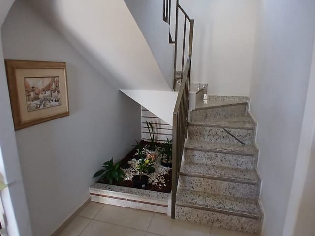 Casa com 400m² 4 quartos e 2 banheiros, para alugar, no bairro Boa Esperança em Santa Luzia