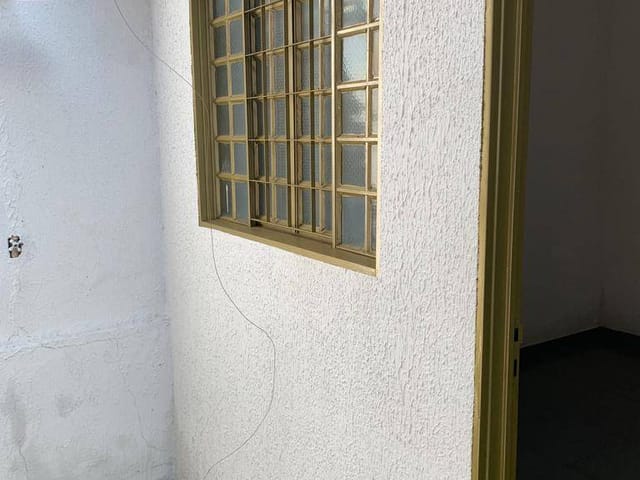Casa com 300m² 2 quartos e 2 banheiros, à venda, no bairro Jardim Clarissa em Goiânia