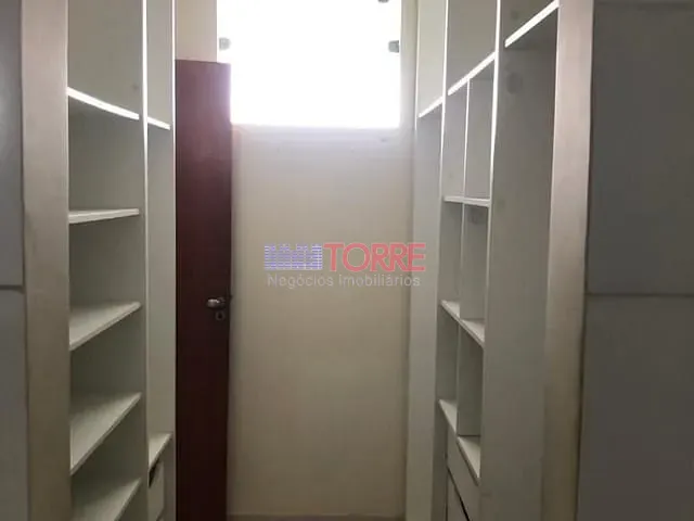 Casa à venda, no bairro Centro em Itabuna