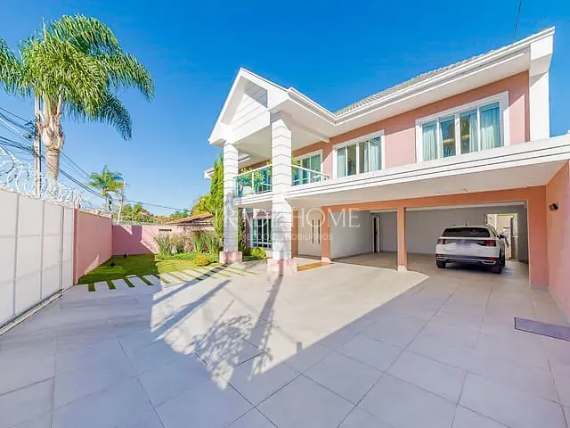 Casa com 827m² 4 quartos e 7 banheiros, à venda, no bairro Santa Felicidade em Curitiba