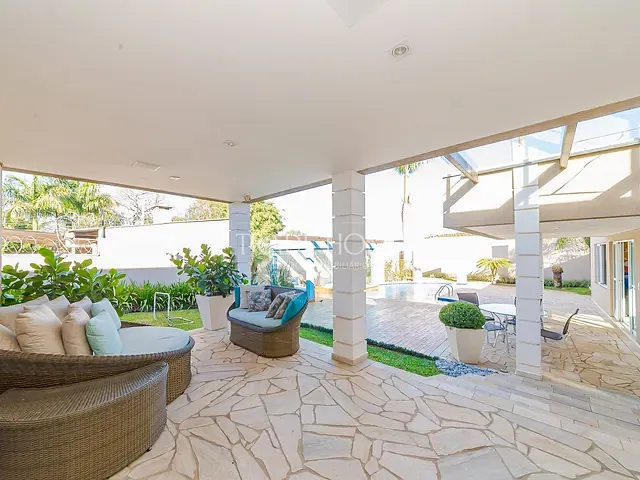 Casa com 827m² 4 quartos e 7 banheiros, à venda, no bairro Santa Felicidade em Curitiba