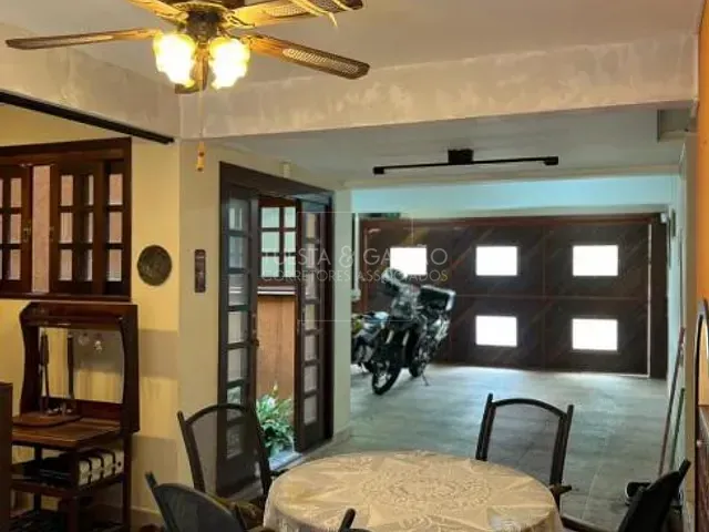 Casa com 290m² 3 quartos e 4 banheiros, à venda, no bairro Santo Inácio em Curitiba