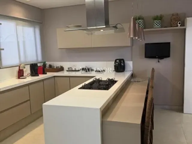 Casa com 360m² 3 quartos e 4 banheiros, à venda, no bairro Jardim Santa Teresa em Jundiaí