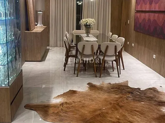 Casa com 625m² 5 quartos e 5 banheiros, à venda, no bairro Esperança em Londrina