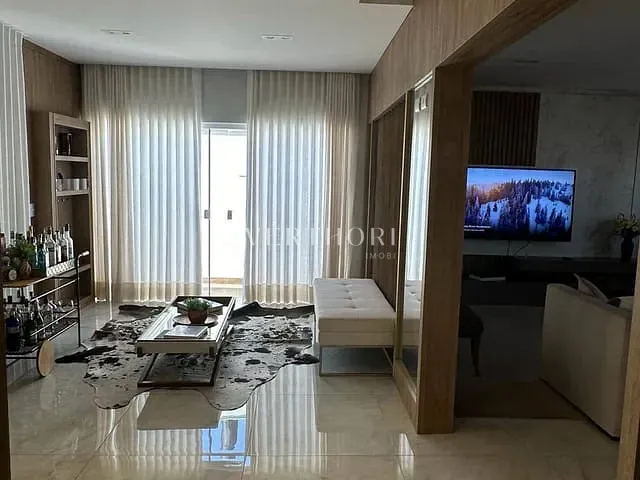 Casa com 625m² 5 quartos e 5 banheiros, à venda, no bairro Esperança em Londrina
