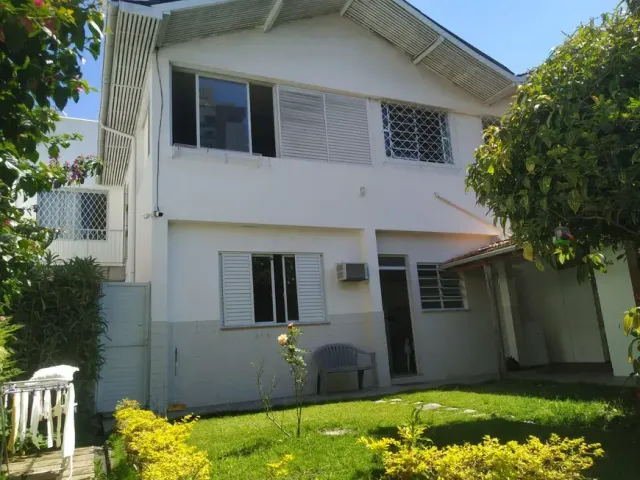 Casa com 198m², para alugar, no bairro Centro em Florianópolis