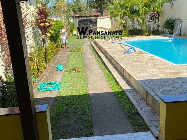 Casa com 400m² 3 quartos e 2 banheiros, à venda, no bairro Martim de Sá em Caraguatatuba