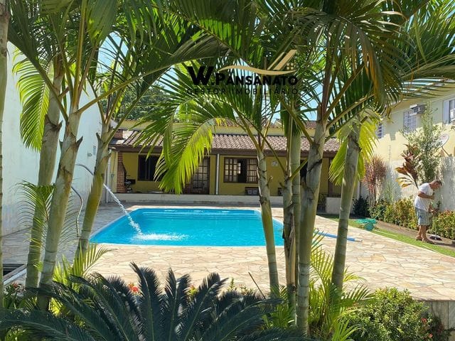 Casa com 400m² 3 quartos e 2 banheiros, à venda, no bairro Martim de Sá em Caraguatatuba