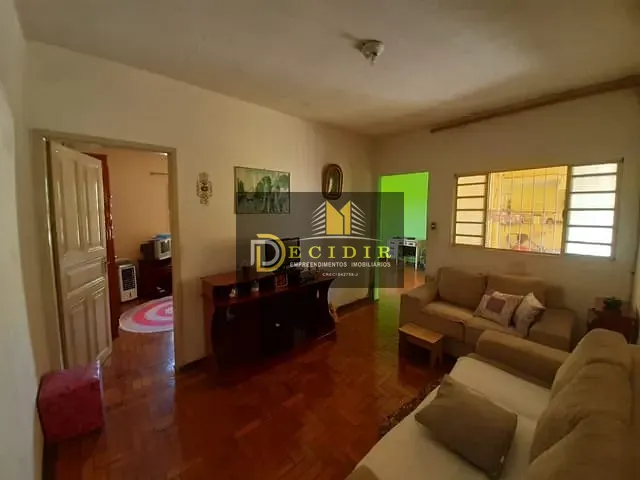 Casa com 240m² 3 quartos e 2 banheiros, à venda, no bairro Vila Araguaia em São Paulo