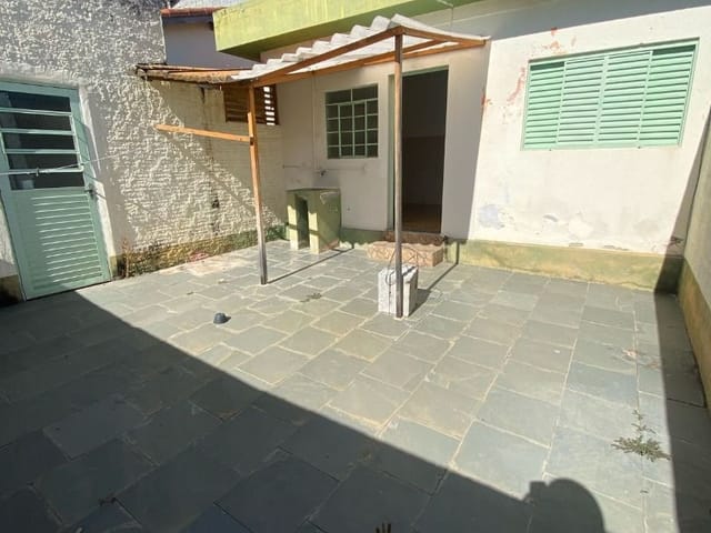 Casa 1 quarto e 1 banheiro, para alugar, no bairro Centro em Extrema