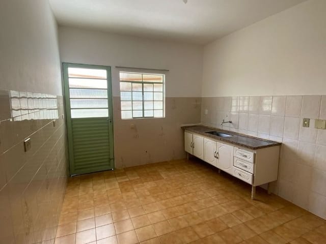 Casa 1 quarto e 1 banheiro, para alugar, no bairro Centro em Extrema