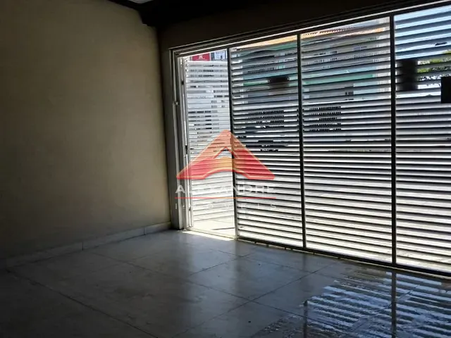 Casa 3 quartos e 3 banheiros, à venda, no bairro Vila Industrial em São José dos Campos