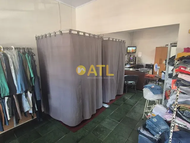 Casa com 193m², à venda, no bairro Centro em Ourinhos