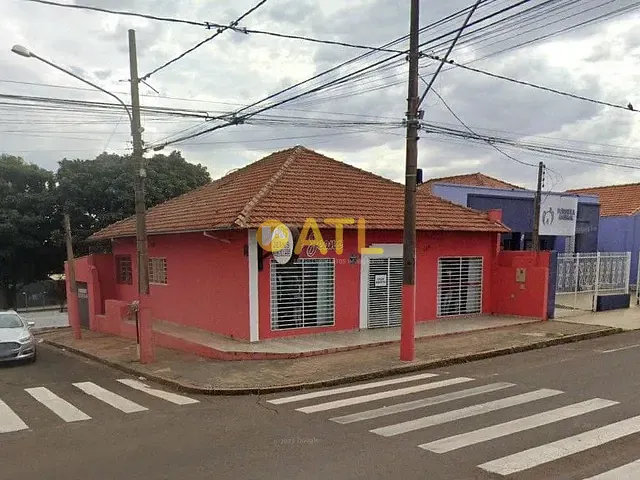 Casa com 193m², à venda, no bairro Centro em Ourinhos