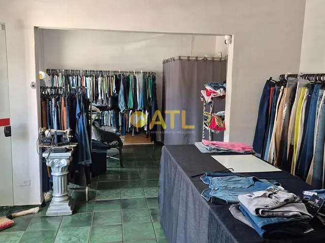 Casa com 193m², à venda, no bairro Centro em Ourinhos