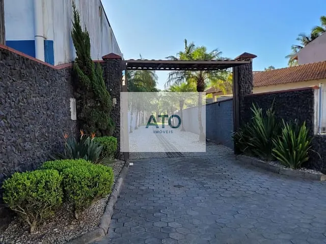 Casa com 1800m² 3 quartos e 1 banheiro, à venda, no bairro Xv de Novembro em Tijucas