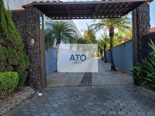 Casa com 1800m² 3 quartos e 1 banheiro, à venda, no bairro Xv de Novembro em Tijucas