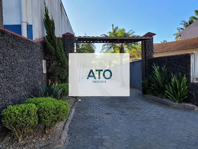 Casa com 1800m² 3 quartos e 1 banheiro, à venda, no bairro Xv de Novembro em Tijucas