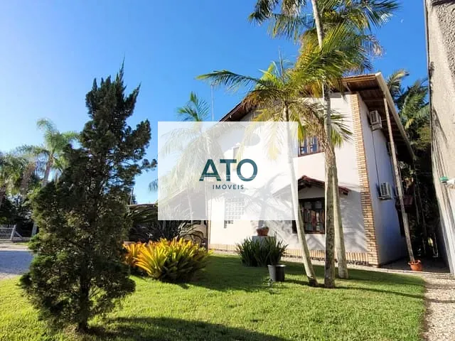 Casa com 1800m² 3 quartos e 1 banheiro, à venda, no bairro Xv de Novembro em Tijucas