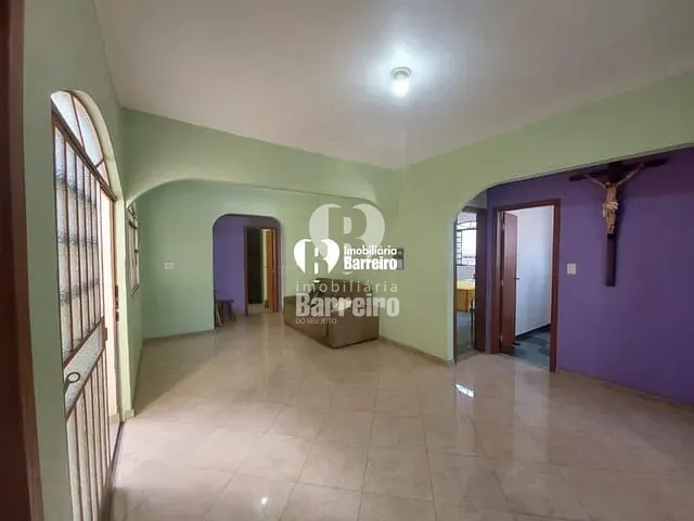 Casa com 360m² 4 quartos e 2 banheiros, à venda, no bairro Diamante (Barreiro) em Belo Horizonte