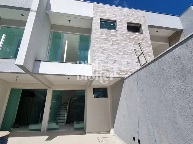 Casa 3 quartos e 3 banheiros, à venda, no bairro Pedra Azul em Contagem